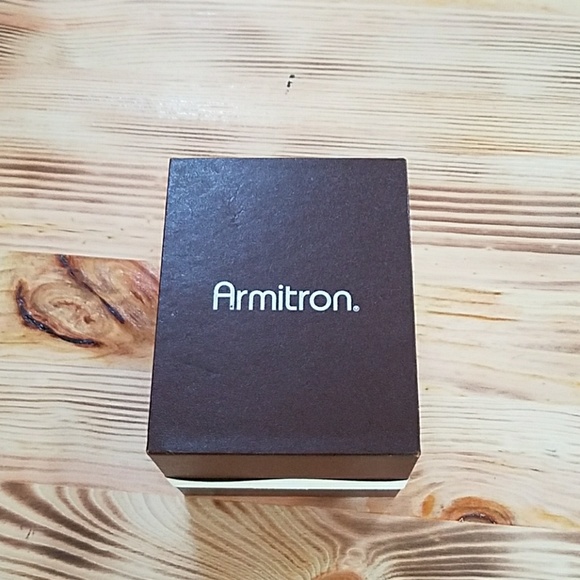 Watch - Picture 3 of 3